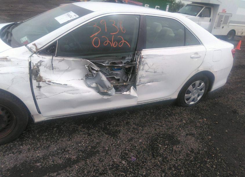 Photo 18 of 2012 Toyota Camry LE (VIN 4T1BF1FK6CU540175)