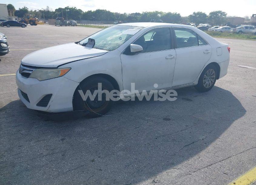Photo 2 of 2012 Toyota Camry LE (VIN 4T1BF1FK6CU542606)