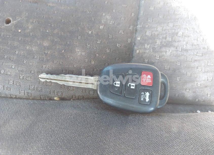 Photo 11 of 2012 Toyota Camry LE (VIN 4T1BF1FK6CU595032)