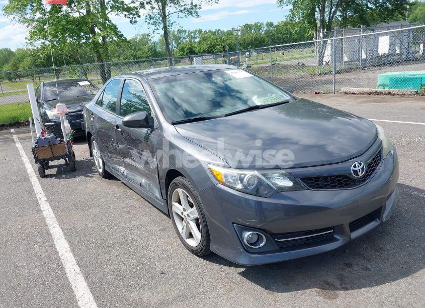 2012 Toyota Camry SE (VIN 4T1BF1FK6CU615750) main photo