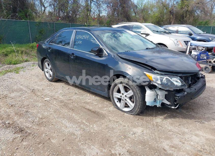 2013 Toyota Camry SE (VIN 4T1BF1FK6DU215303) main photo