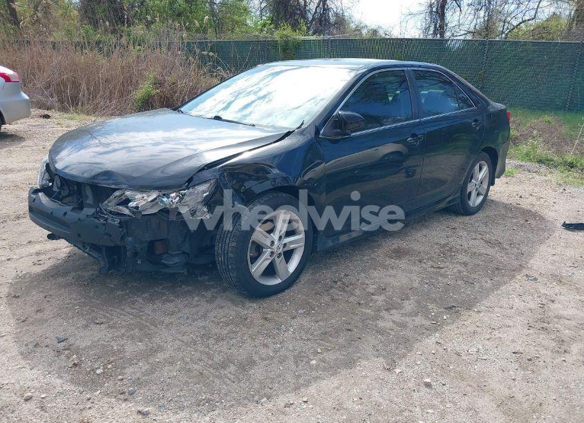 Photo 2 of 2013 Toyota Camry SE (VIN 4T1BF1FK6DU215303)