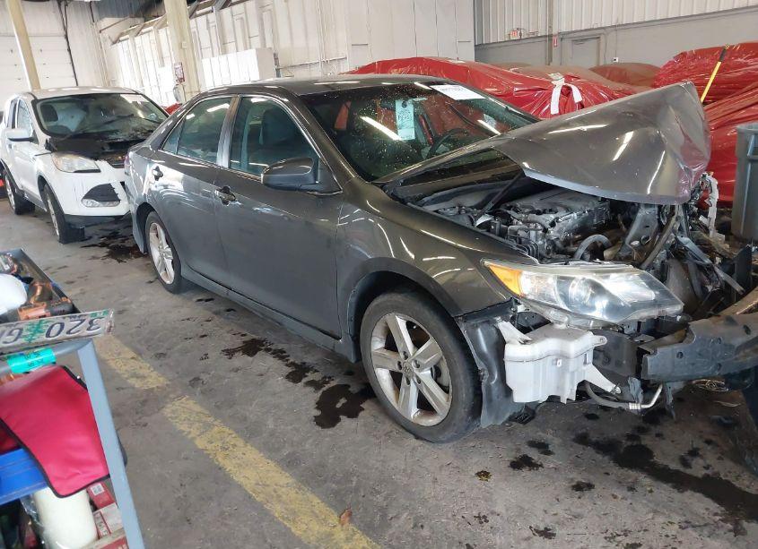 2013 Toyota Camry SE (VIN 4T1BF1FK6DU232005) main photo