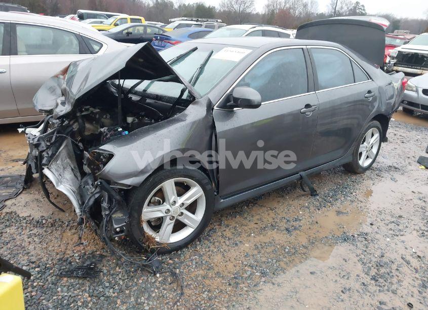 Photo 2 of 2013 Toyota Camry SE (VIN 4T1BF1FK6DU248902)