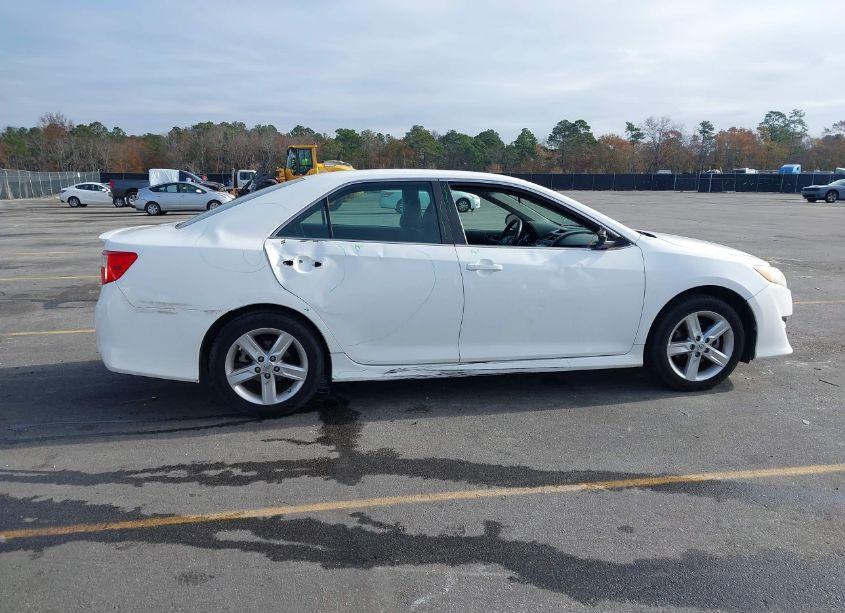 Photo 13 of 2013 Toyota Camry SE (VIN 4T1BF1FK6DU265036)