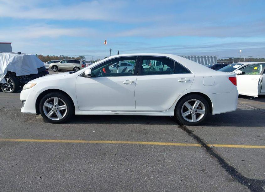 Photo 14 of 2013 Toyota Camry SE (VIN 4T1BF1FK6DU265036)