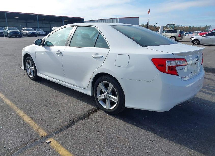 Photo 3 of 2013 Toyota Camry SE (VIN 4T1BF1FK6DU265036)