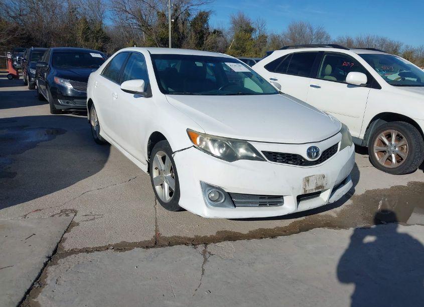 2013 Toyota Camry SE (VIN 4T1BF1FK6DU269426) main photo