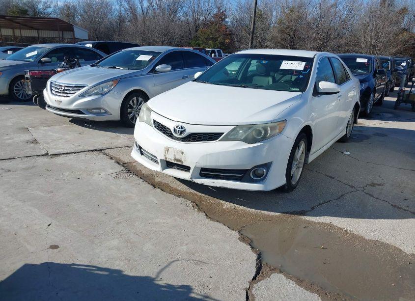 Photo 2 of 2013 Toyota Camry SE (VIN 4T1BF1FK6DU269426)