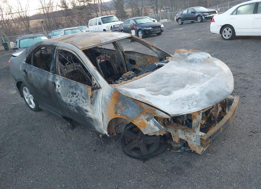 2013 Toyota Camry SE (VIN 4T1BF1FK6DU279633) main photo