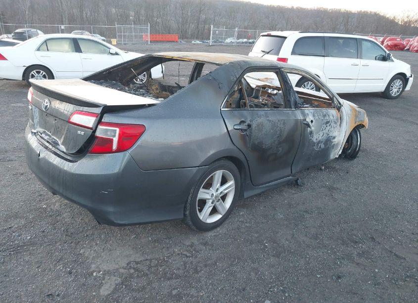 Photo 4 of 2013 Toyota Camry SE (VIN 4T1BF1FK6DU279633)