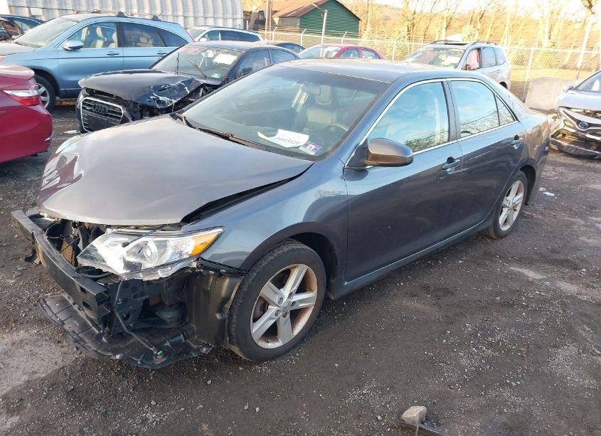 Photo 2 of 2013 Toyota Camry SE (VIN 4T1BF1FK6DU279969)