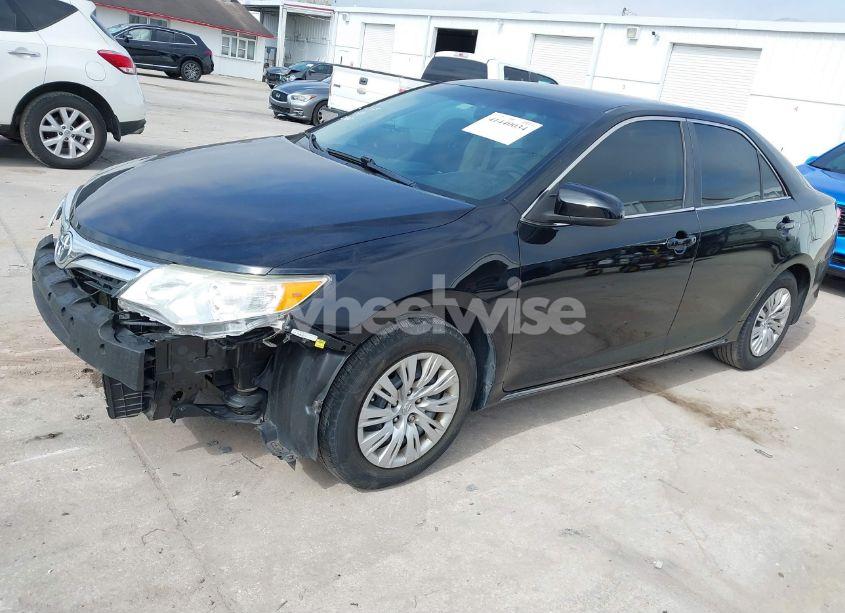 Photo 2 of 2013 Toyota Camry LE (VIN 4T1BF1FK6DU286078)
