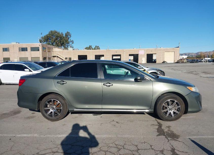 Photo 13 of 2013 Toyota Camry LE (VIN 4T1BF1FK6DU641556)