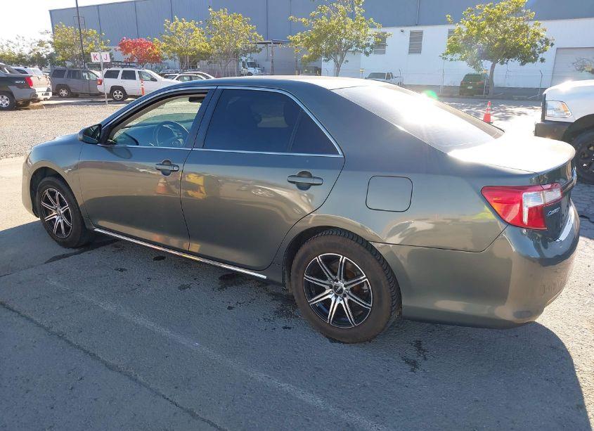 Photo 3 of 2013 Toyota Camry LE (VIN 4T1BF1FK6DU641556)