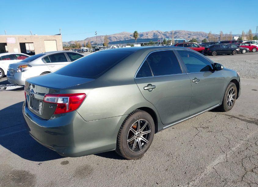 Photo 4 of 2013 Toyota Camry LE (VIN 4T1BF1FK6DU641556)