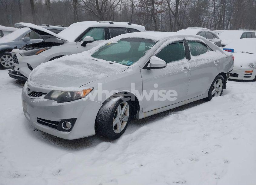 Photo 2 of 2013 Toyota Camry SE (VIN 4T1BF1FK6DU655389)