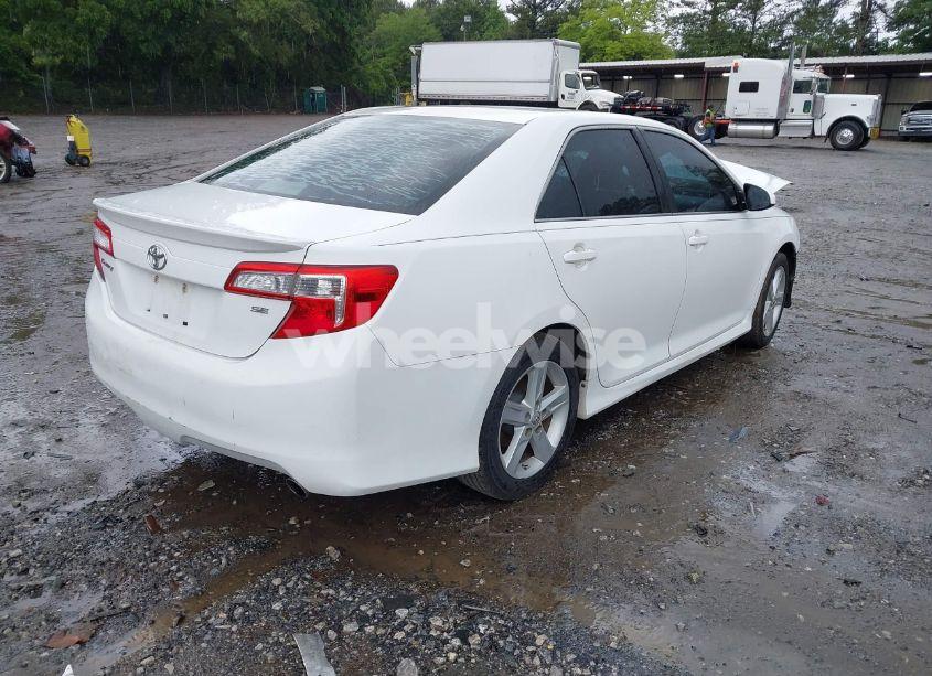 Photo 4 of 2013 Toyota Camry SE (VIN 4T1BF1FK6DU673102)
