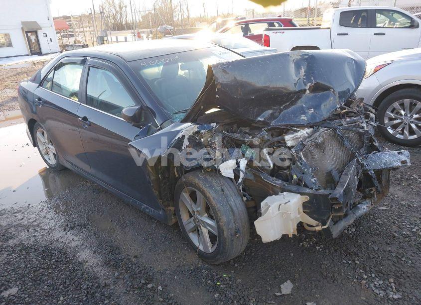2013 Toyota Camry SE (VIN 4T1BF1FK6DU675304) main photo