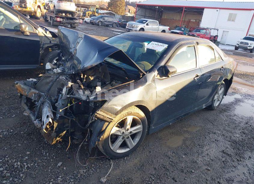 Photo 2 of 2013 Toyota Camry SE (VIN 4T1BF1FK6DU675304)