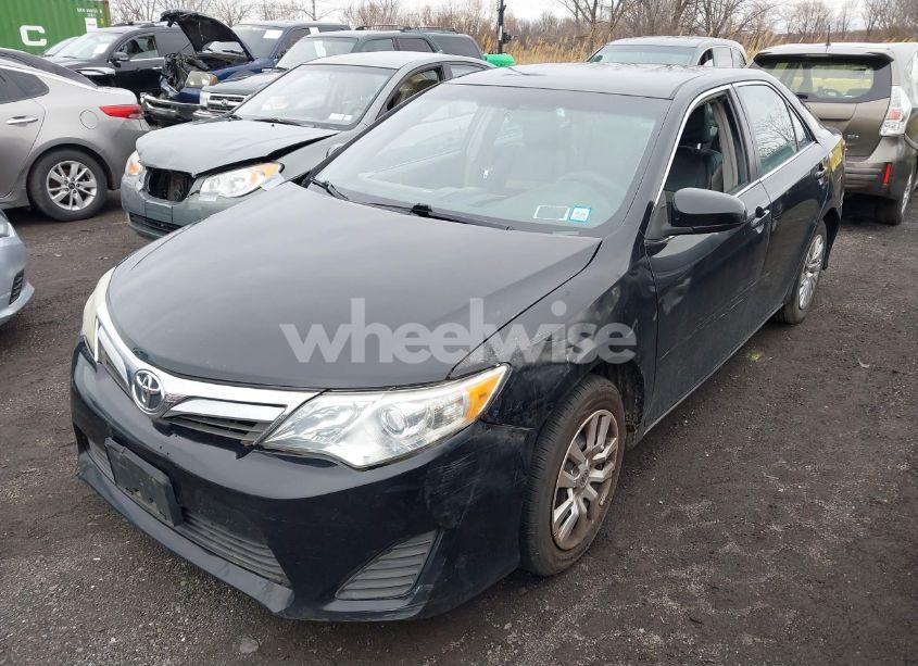 Photo 2 of 2013 Toyota Camry LE (VIN 4T1BF1FK6DU691082)