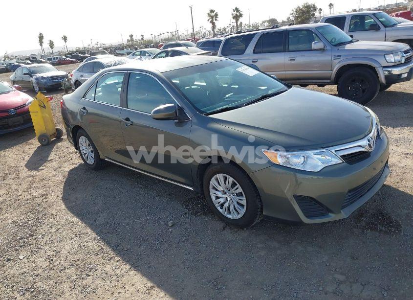 2013 Toyota Camry LE (VIN 4T1BF1FK6DU705563) main photo
