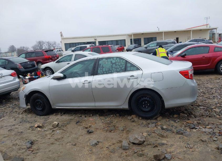 Photo 14 of 2014 Toyota Camry LE (VIN 4T1BF1FK6EU303236)