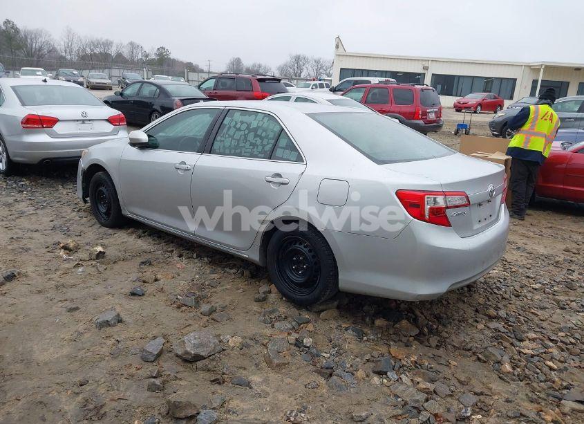 Photo 3 of 2014 Toyota Camry LE (VIN 4T1BF1FK6EU303236)