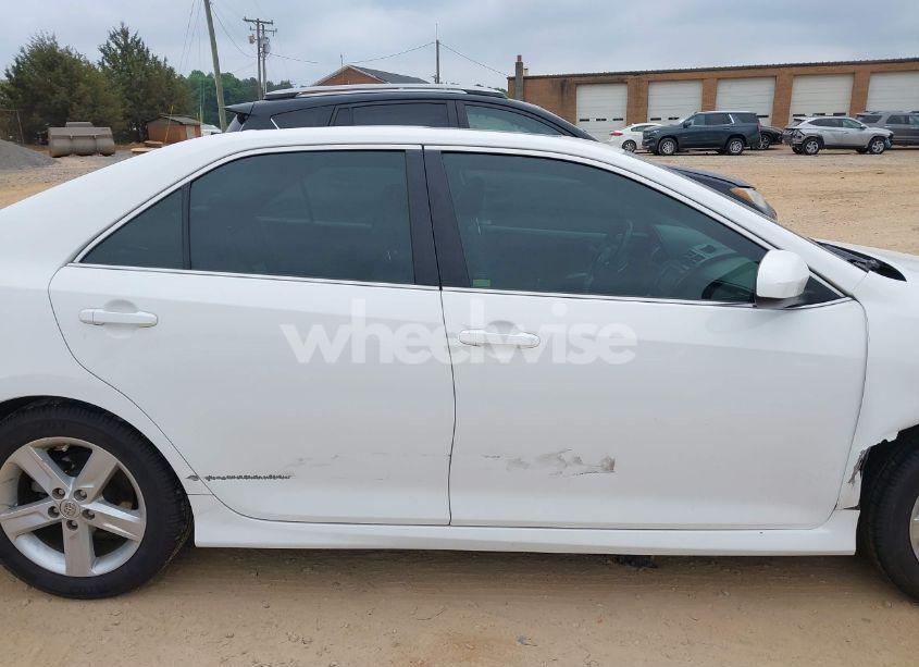 Photo 13 of 2014 Toyota Camry SE (VIN 4T1BF1FK6EU309506)