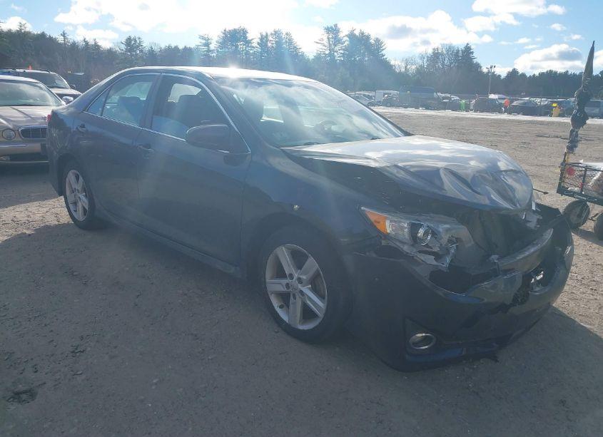 2014 Toyota Camry SE (VIN 4T1BF1FK6EU328203) main photo