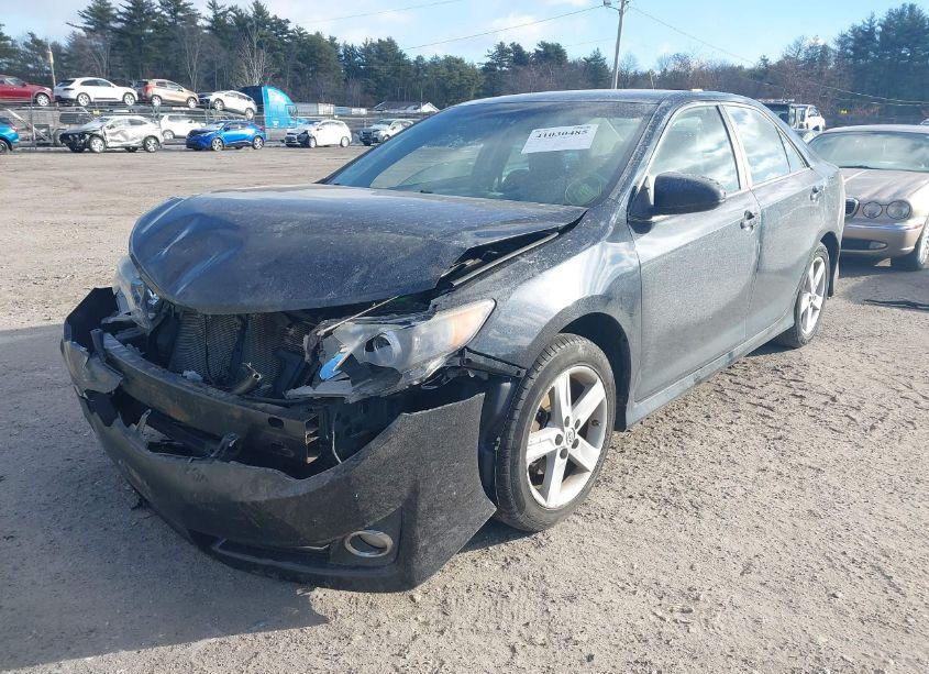 Photo 2 of 2014 Toyota Camry SE (VIN 4T1BF1FK6EU328203)