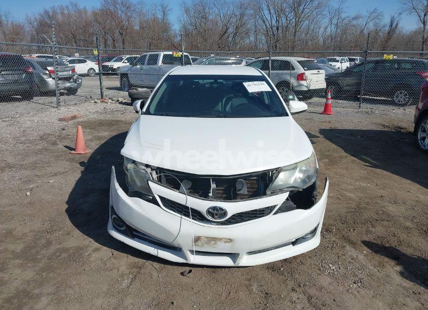 Photo 13 of 2014 Toyota Camry SE (VIN 4T1BF1FK6EU334034)