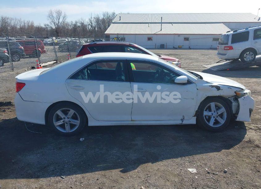 Photo 14 of 2014 Toyota Camry SE (VIN 4T1BF1FK6EU334034)