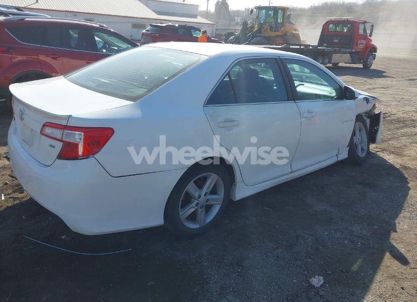 Photo 4 of 2014 Toyota Camry SE (VIN 4T1BF1FK6EU334034)