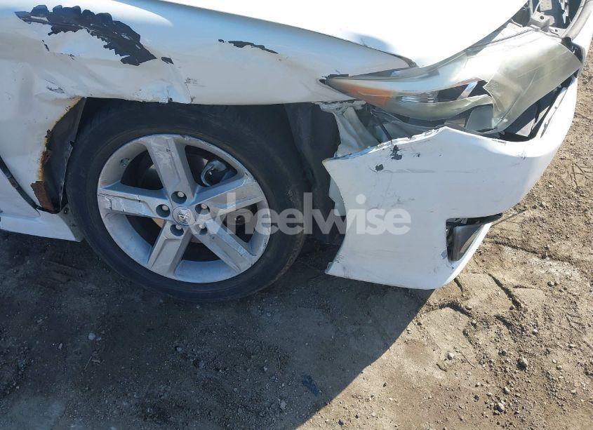 Photo 6 of 2014 Toyota Camry SE (VIN 4T1BF1FK6EU334034)