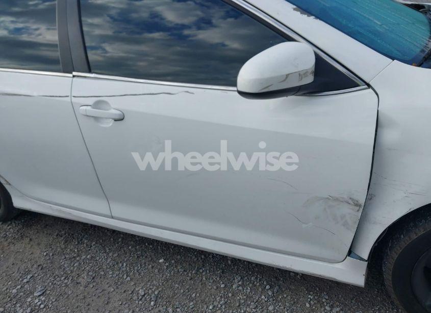 Photo 17 of 2014 Toyota Camry SE (VIN 4T1BF1FK6EU334714)