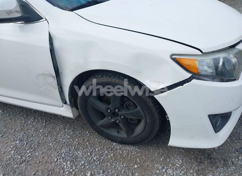 Photo 6 of 2014 Toyota Camry SE (VIN 4T1BF1FK6EU334714)