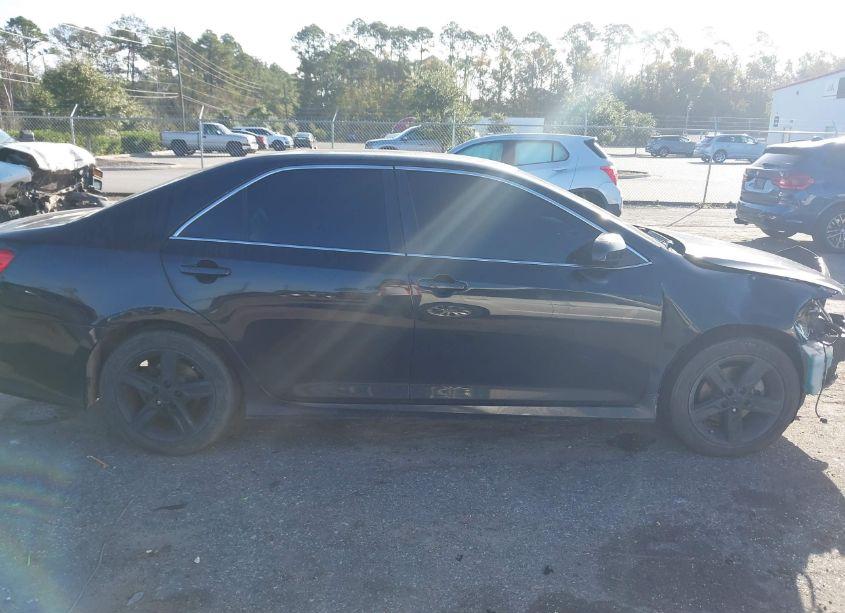 Photo 13 of 2014 Toyota Camry SE (VIN 4T1BF1FK6EU350010)