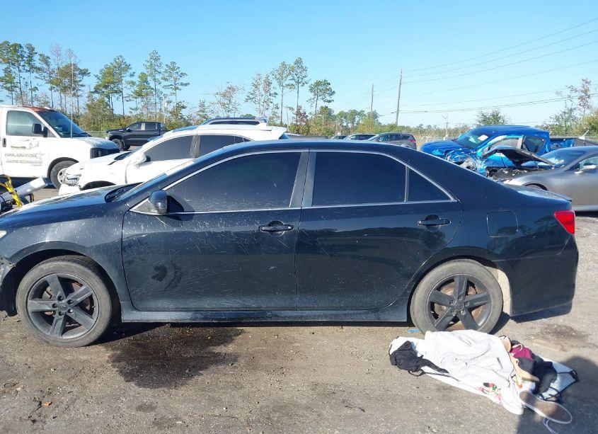 Photo 14 of 2014 Toyota Camry SE (VIN 4T1BF1FK6EU350010)