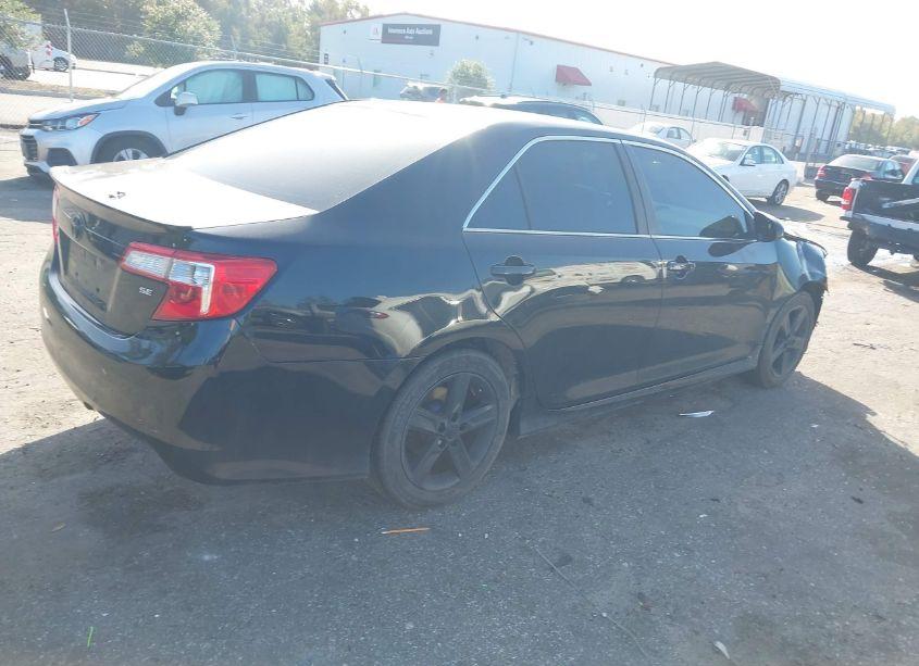 Photo 4 of 2014 Toyota Camry SE (VIN 4T1BF1FK6EU350010)