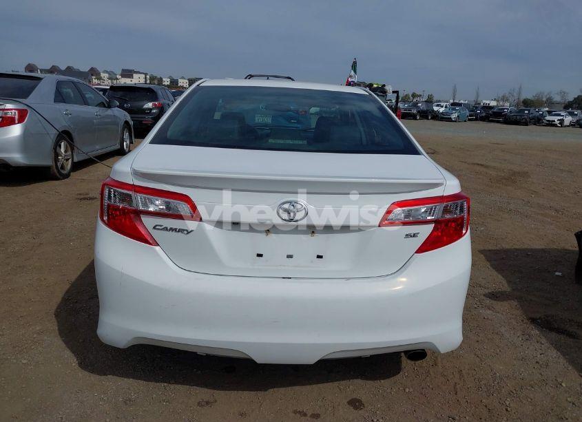 Photo 17 of 2014 Toyota Camry SE (VIN 4T1BF1FK6EU354784)