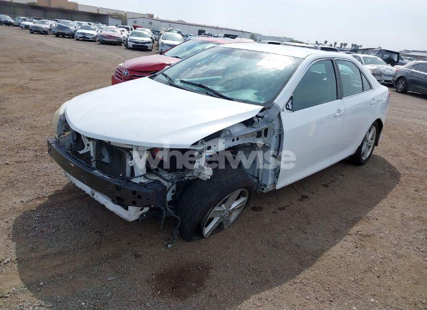 Photo 2 of 2014 Toyota Camry SE (VIN 4T1BF1FK6EU354784)