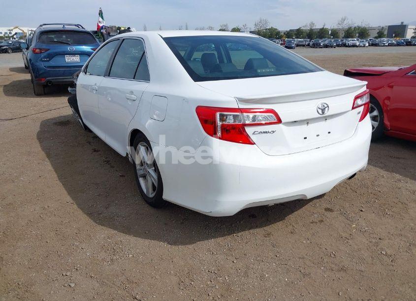 Photo 3 of 2014 Toyota Camry SE (VIN 4T1BF1FK6EU354784)