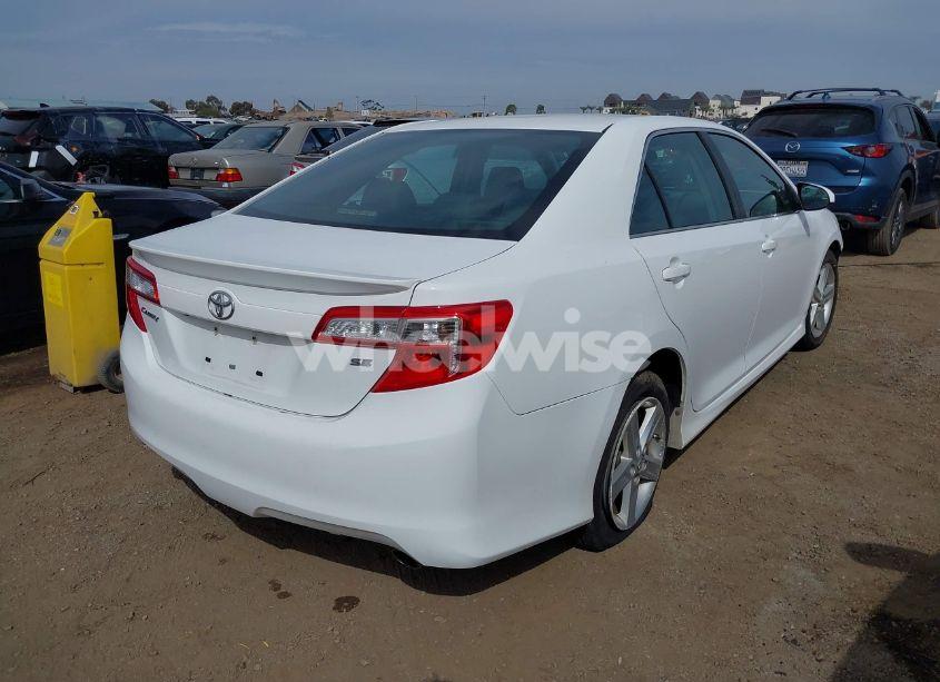 Photo 4 of 2014 Toyota Camry SE (VIN 4T1BF1FK6EU354784)