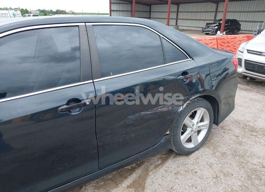 Photo 6 of 2014 Toyota Camry SE (VIN 4T1BF1FK6EU355014)