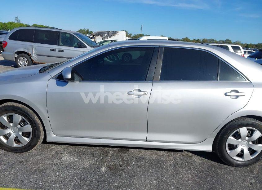 Photo 14 of 2014 Toyota Camry SE (VIN 4T1BF1FK6EU360701)