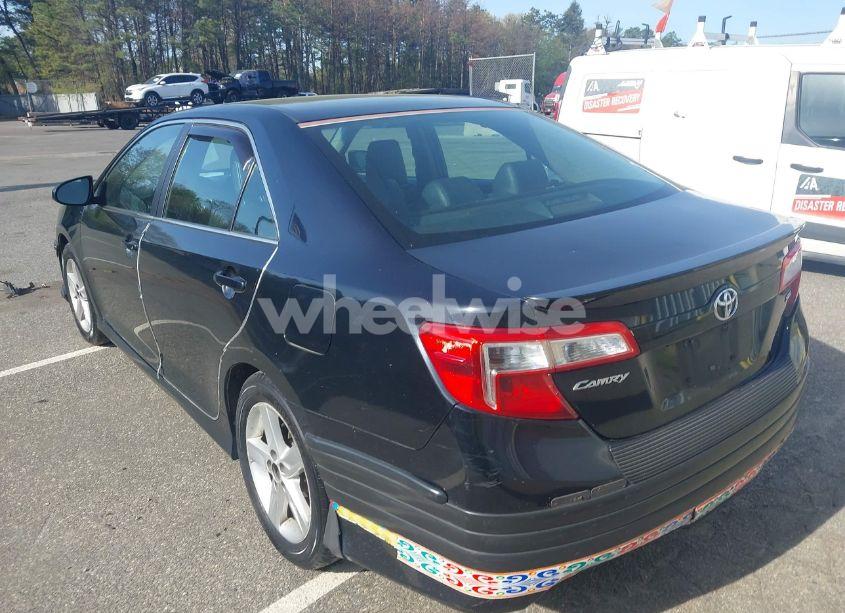Photo 3 of 2014 Toyota Camry SE (VIN 4T1BF1FK6EU368880)
