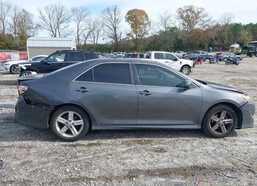 Photo 13 of 2014 Toyota Camry SE (VIN 4T1BF1FK6EU373819)