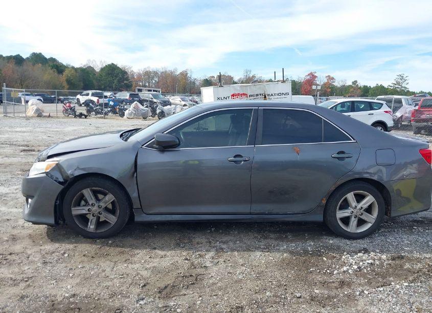 Photo 14 of 2014 Toyota Camry SE (VIN 4T1BF1FK6EU373819)