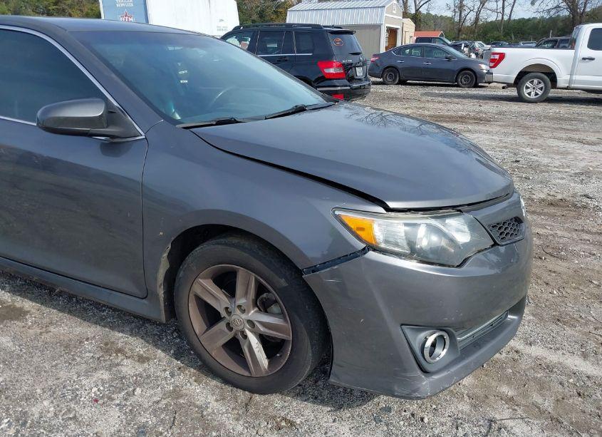Photo 17 of 2014 Toyota Camry SE (VIN 4T1BF1FK6EU373819)